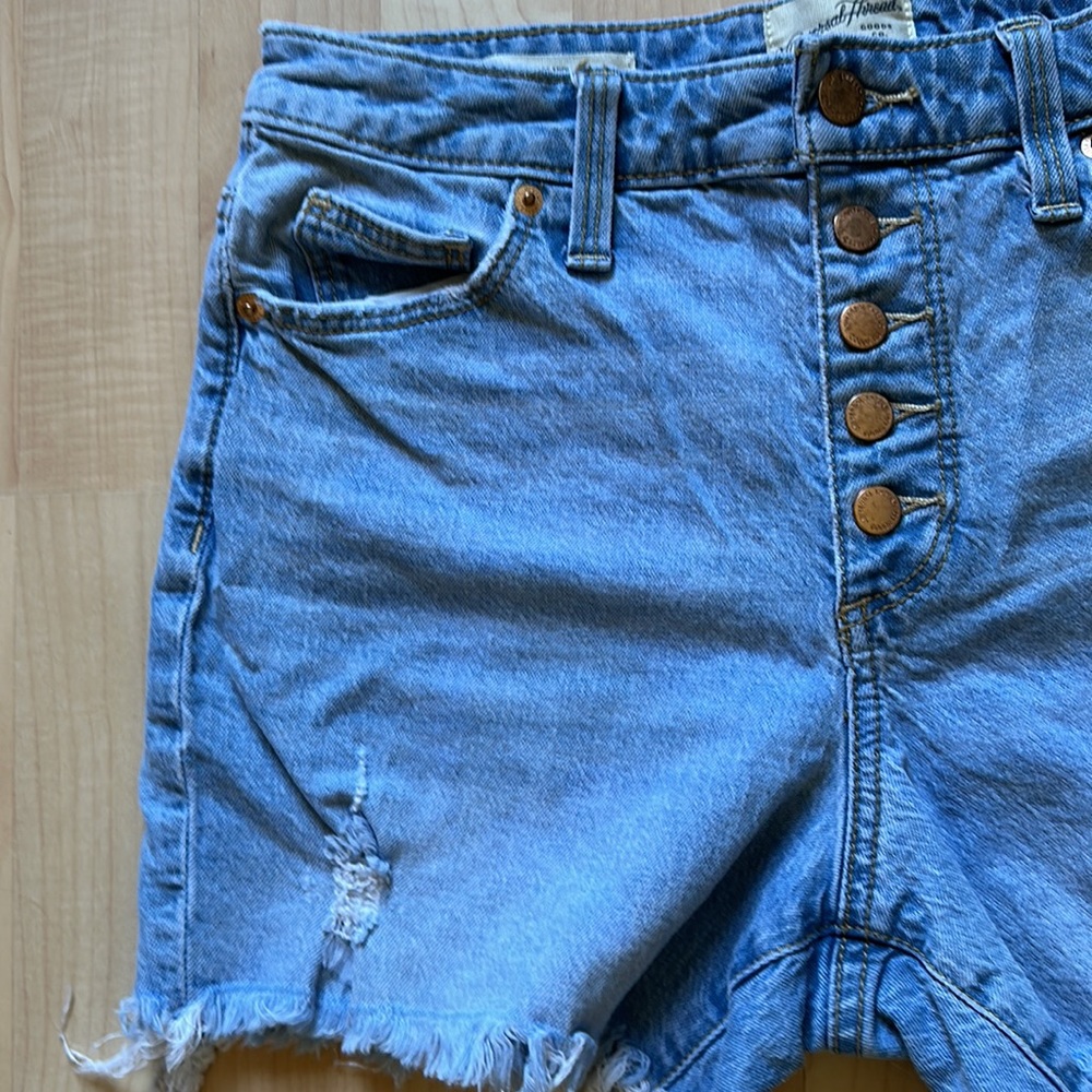 Universal Thread Shorts - Picture 2 of 6